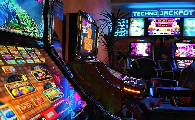 پاکستان میں Jeeto Pkr کا آن لائن کیسینو سیکشن کھولیں۔